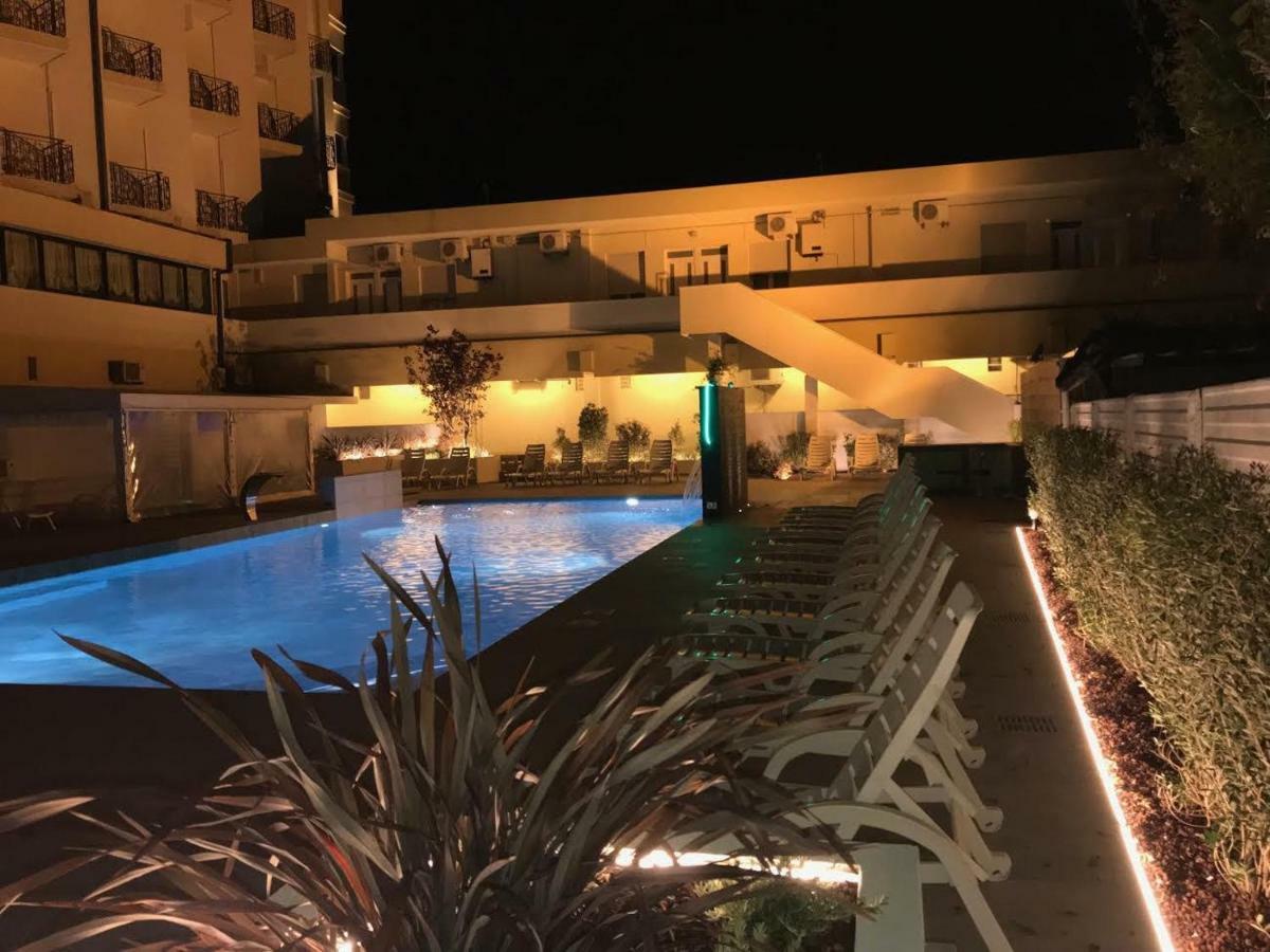 Hotel Milanese Rimini Zewnętrze zdjęcie